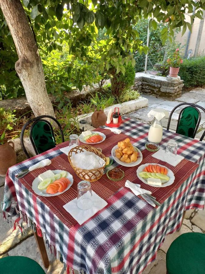 Miziriguesthouse Gjirokaster Luaran gambar