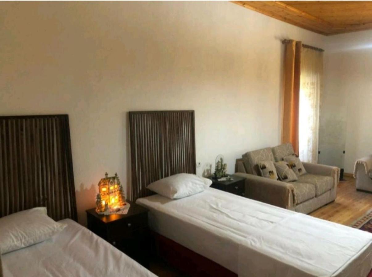 Miziriguesthouse Gjirokaster Luaran gambar